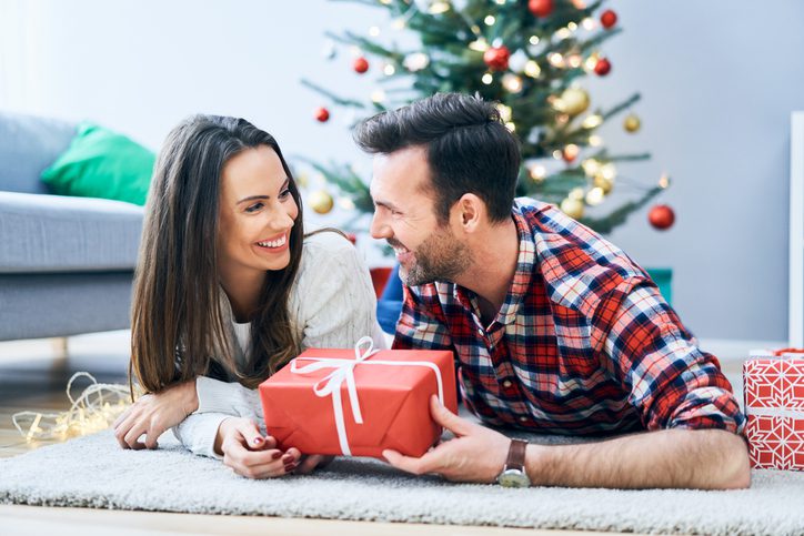 Gift Giving Guide For Relationship Stages